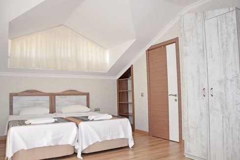 celay hotel 23