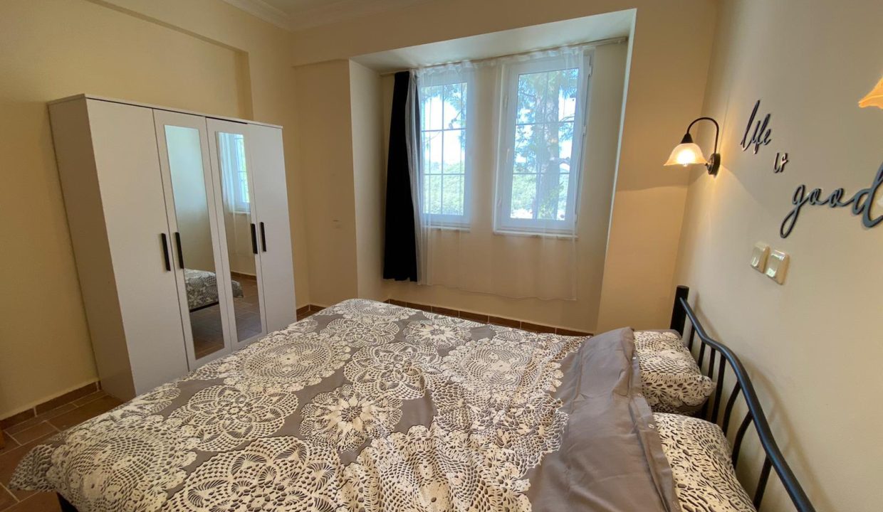 palm grove apartment.jpg10