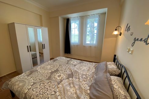 palm grove apartment.jpg10