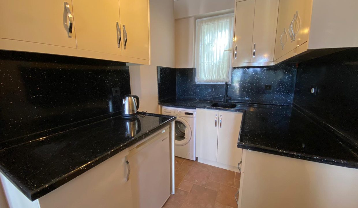 palm grove apartment.jpg12