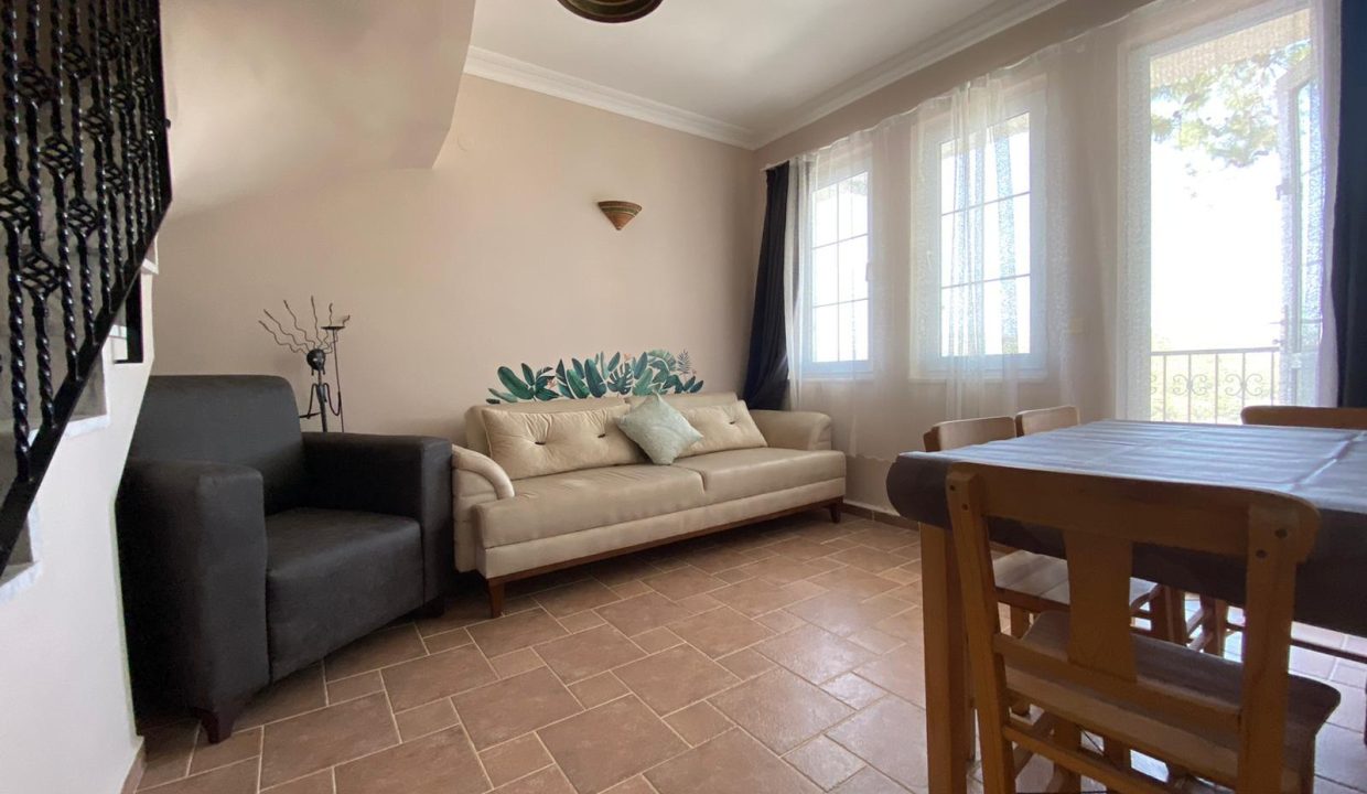 palm grove apartment.jpg4