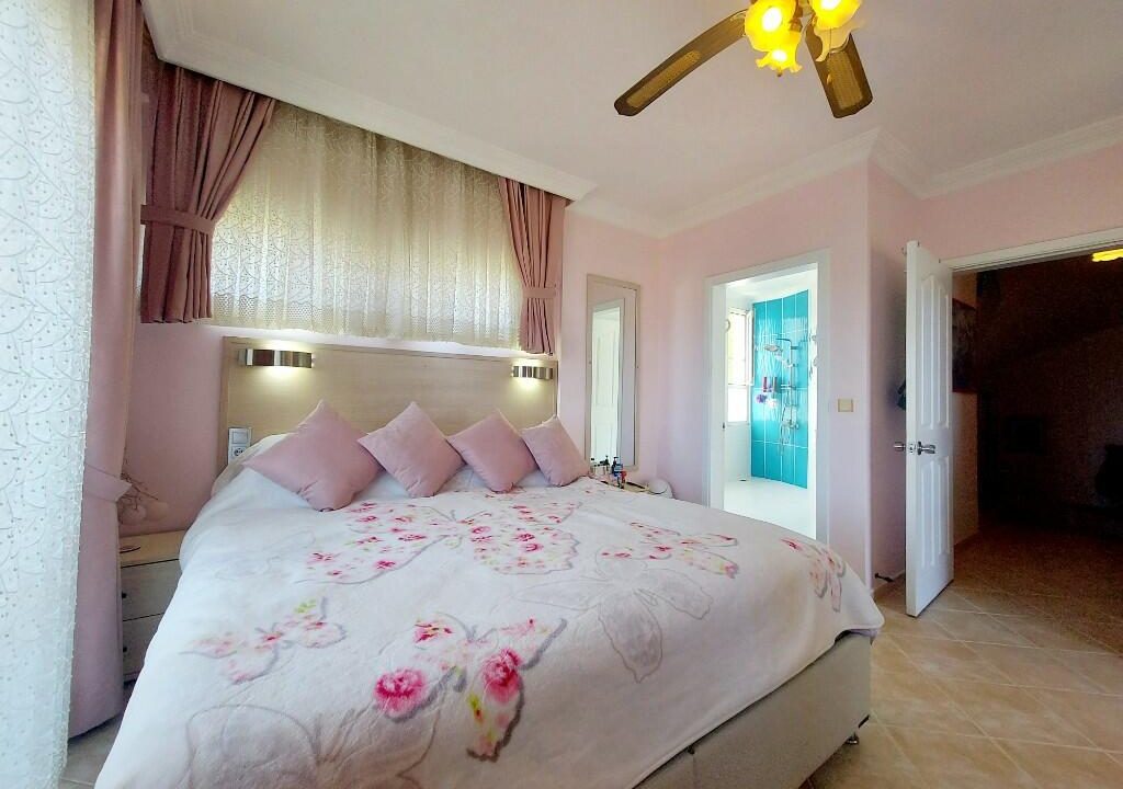 lesley villa new photos.jpeg14