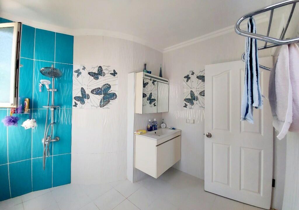 lesley villa new photos.jpeg15