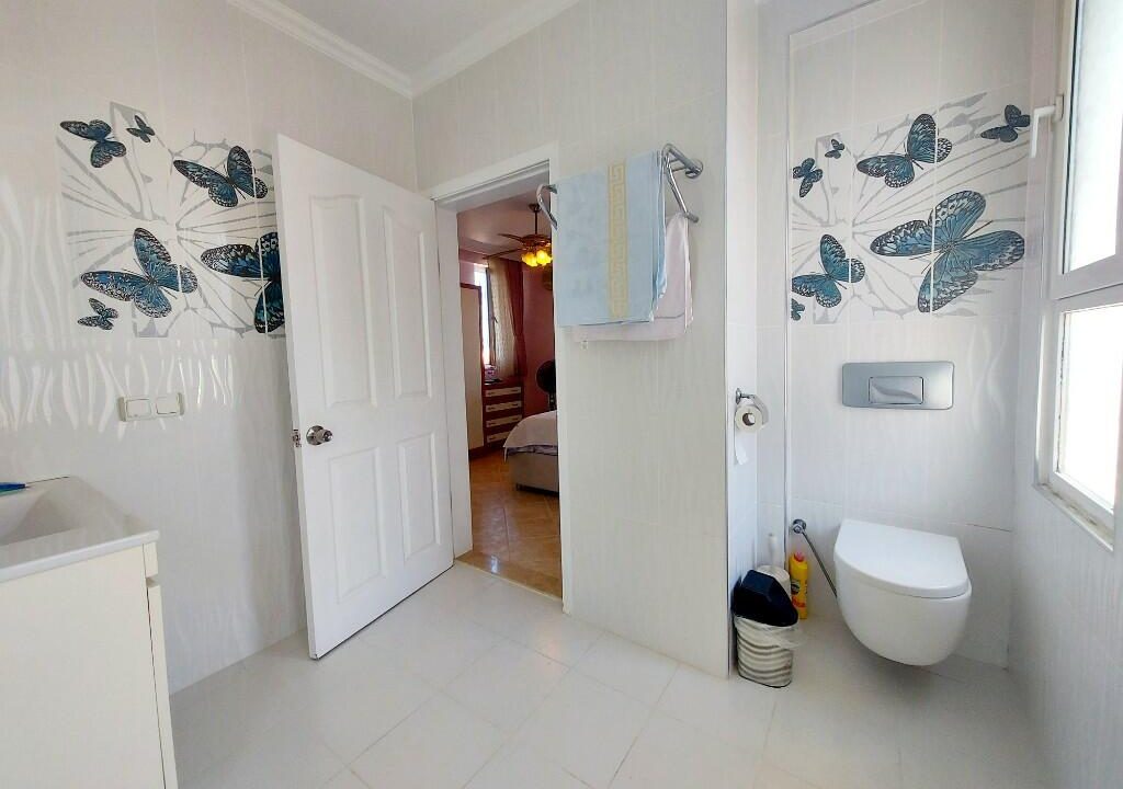 lesley villa new photos.jpeg16