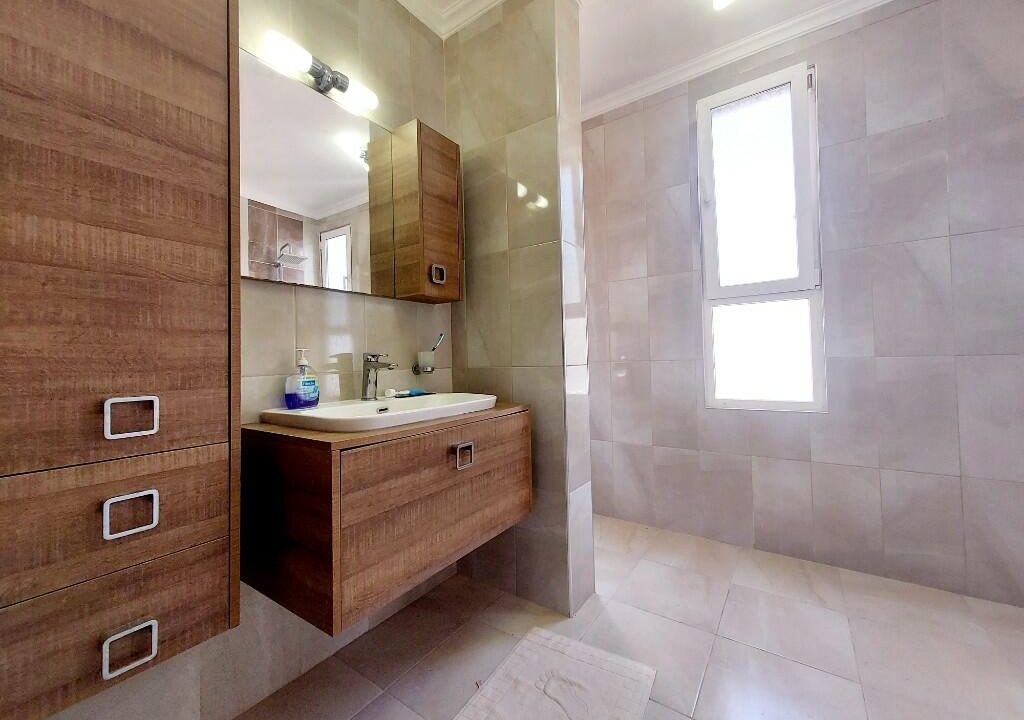 lesley villa new photos.jpeg26