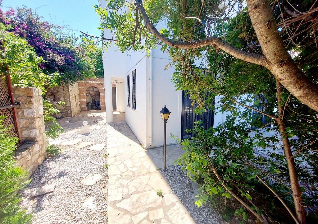 lesley villa new photos.jpeg2