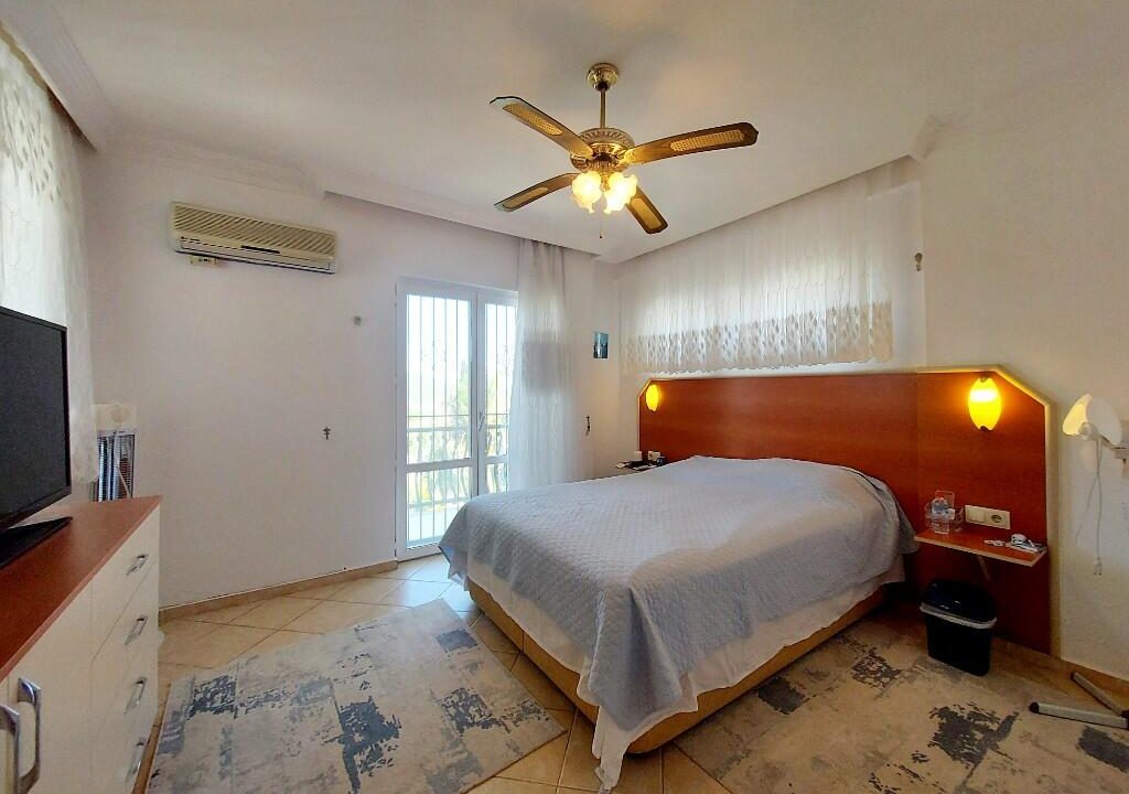lesley villa new photos.jpeg31