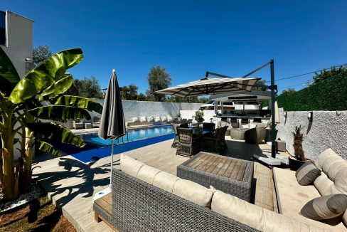 shaped villa 25